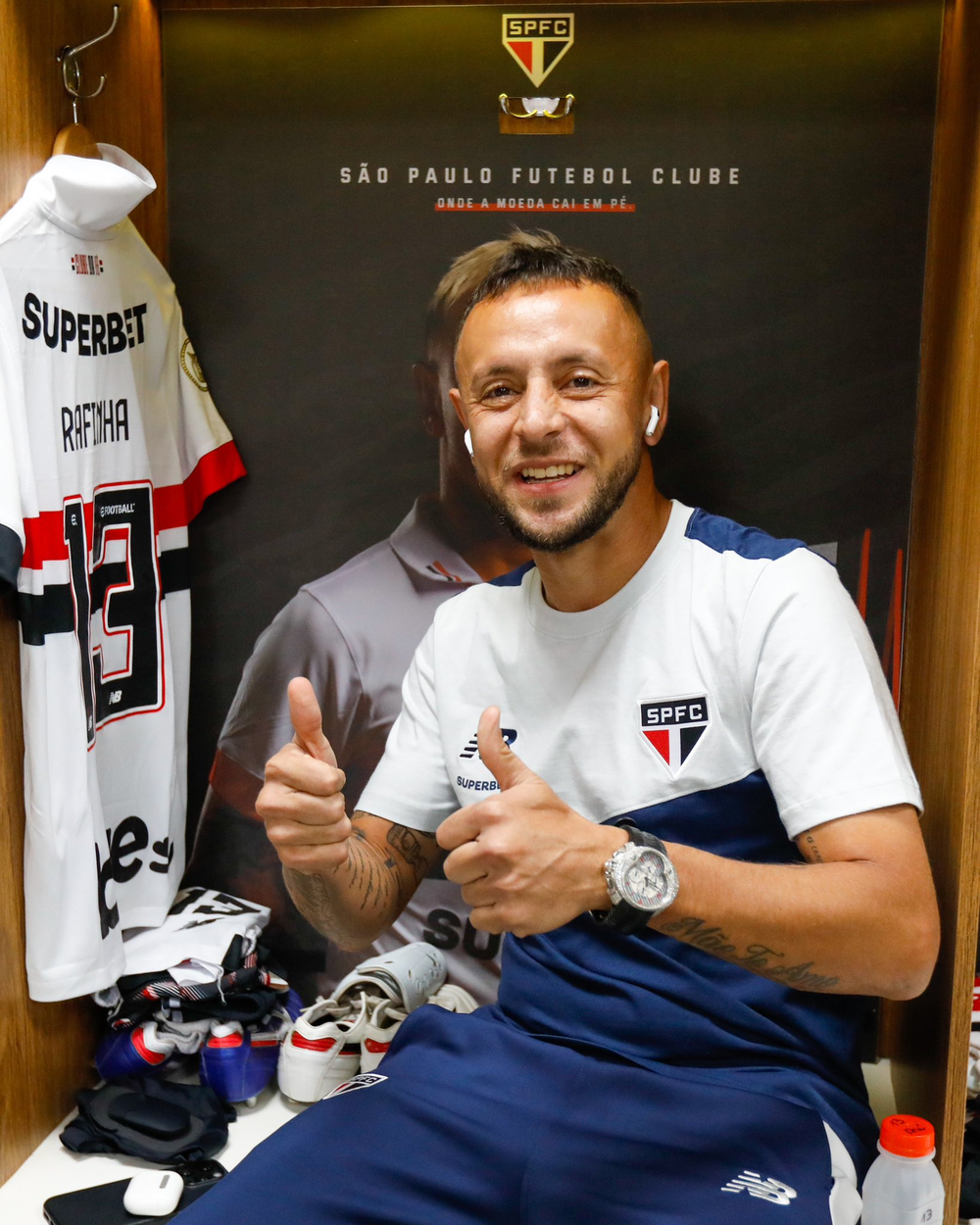 Rafinha admite conversa com o São Paulo, mas nega acerto: 