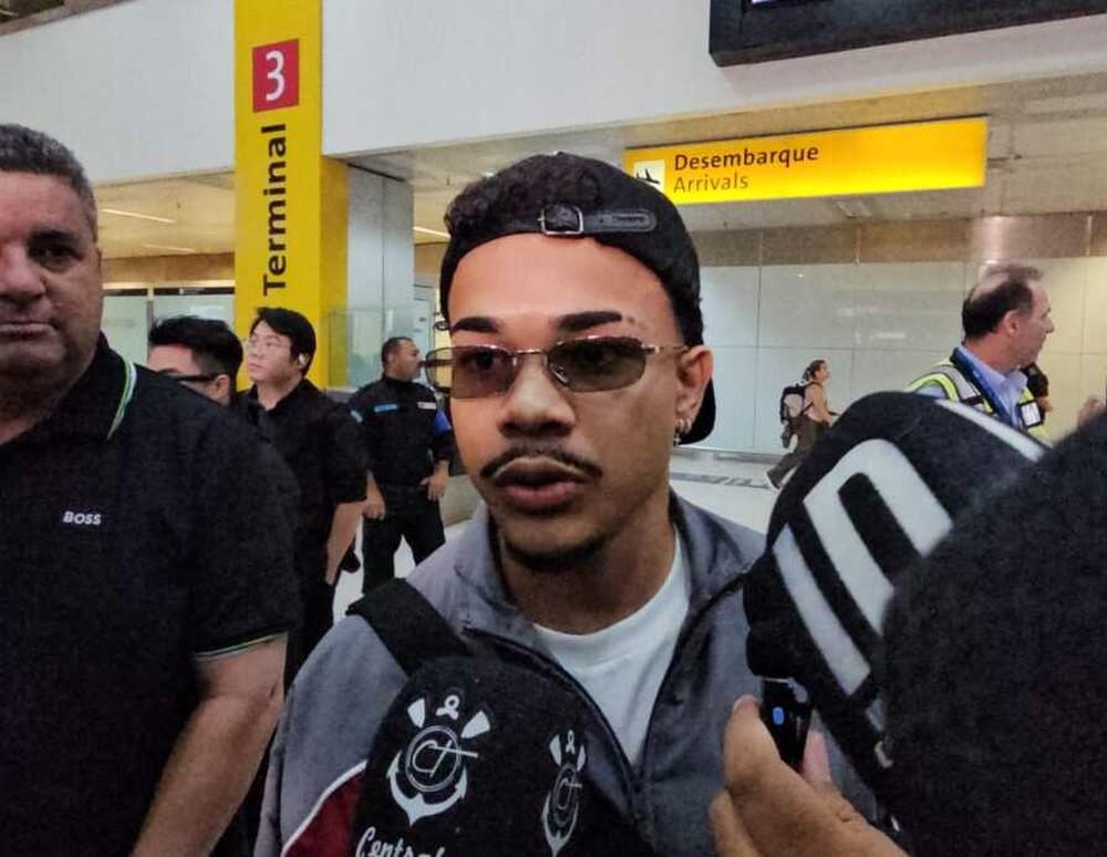 Reforço do Corinthians, Kaio César chega ao Brasil: 