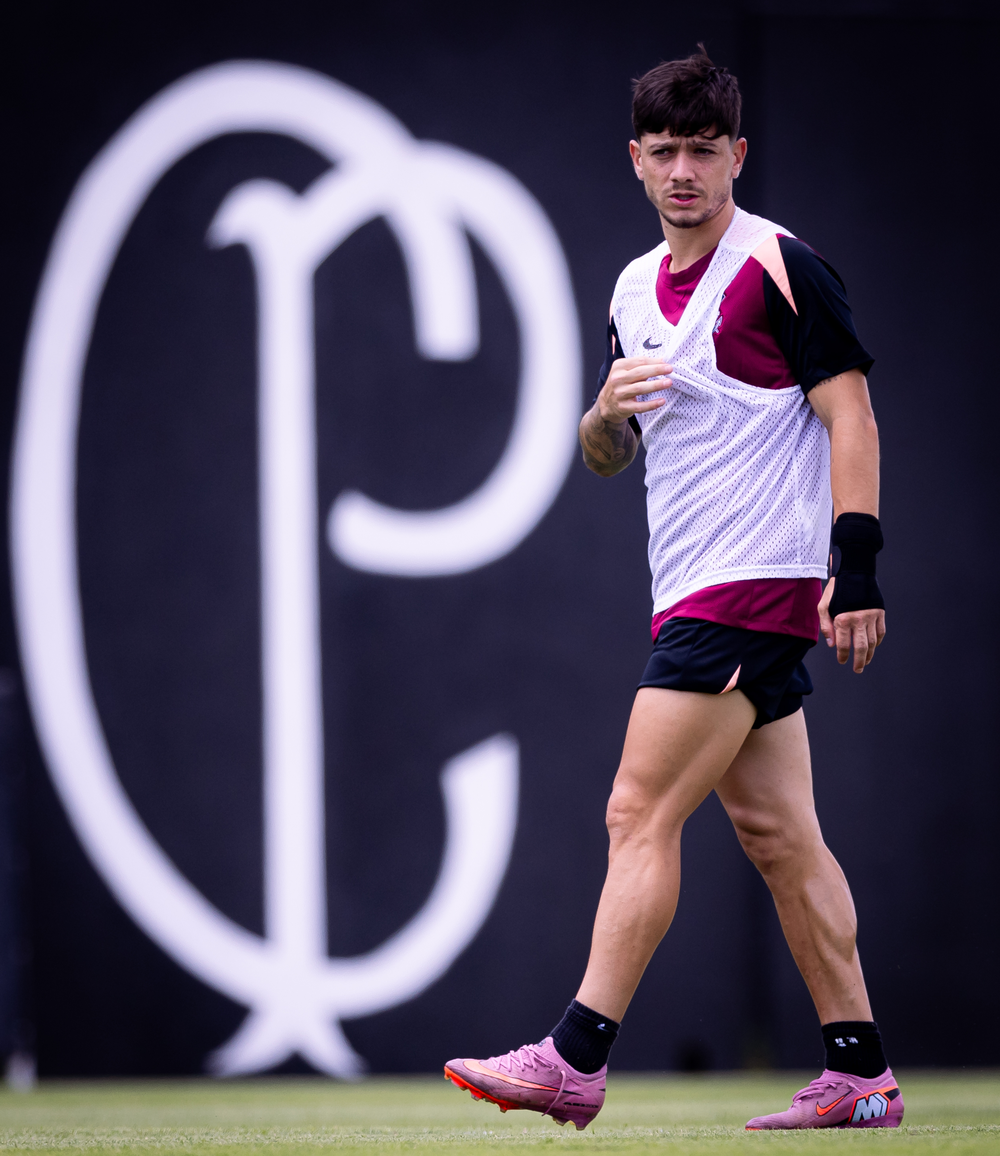 Rodrigo Garro opera o punho esquerdo e deve perder estreia do Corinthians no Paulistão