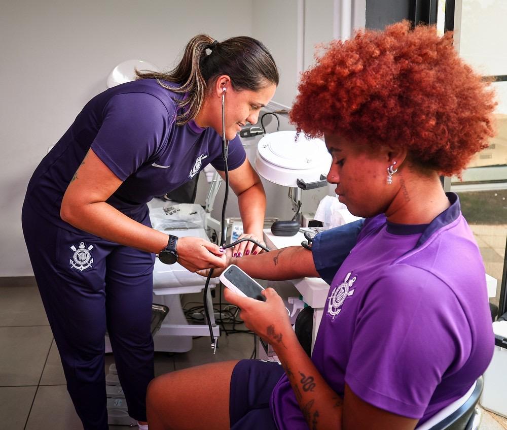 Time feminino do Corinthians se reapresenta e passa por exames para temporada 2026
