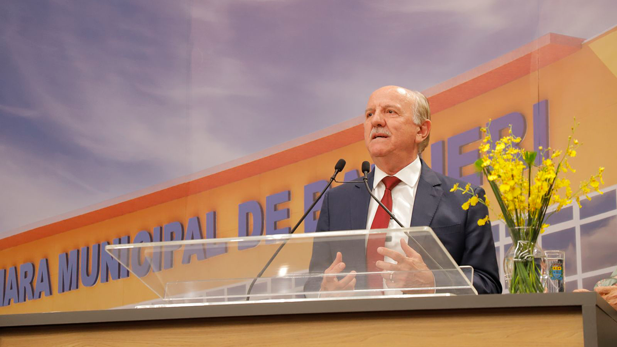 A Câmara Municipal de Barueri aprovou nesta manhã o Projeto de Lei Complementar encaminhado pelo Prefeito Piteri que dá aumento de 10% aos Servidores Públicos Municipais