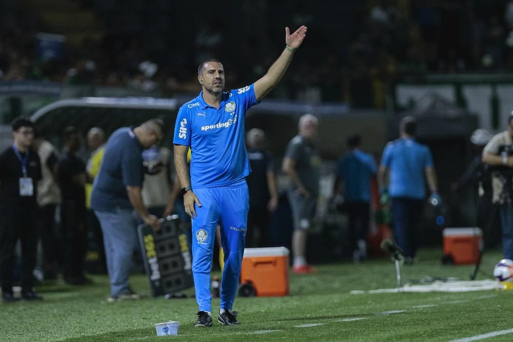 Auxiliar do Palmeiras explica time misto e se desculpa por confusão: 