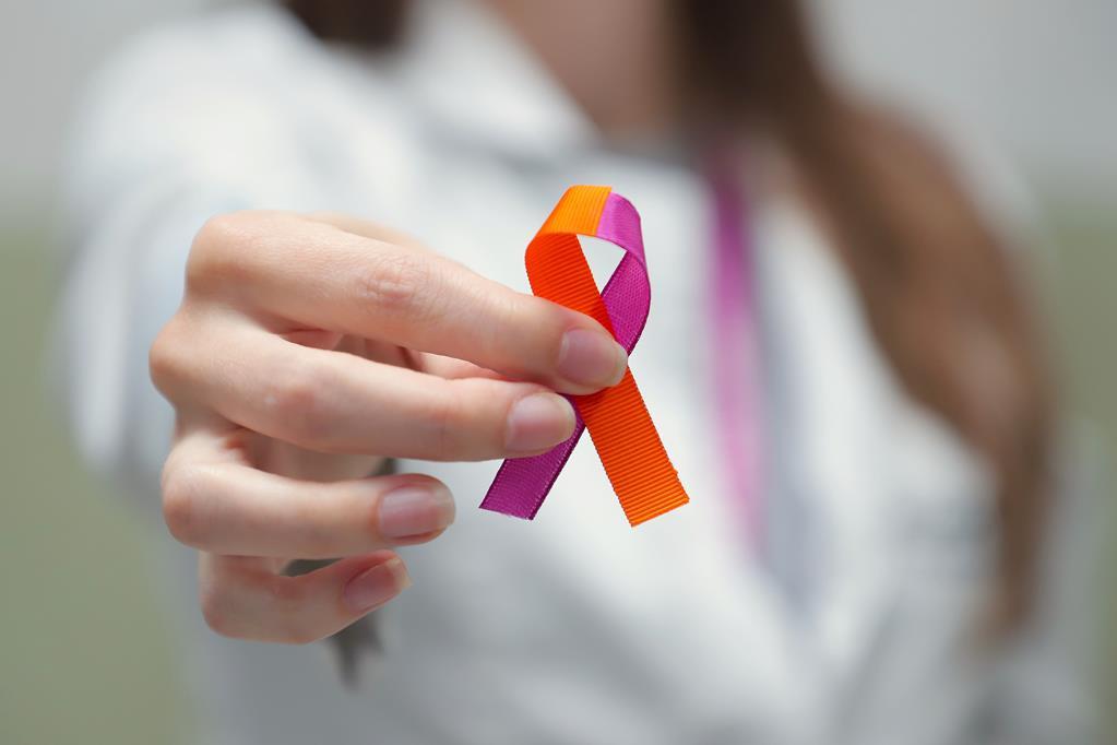 Barueri reforça conscientização sobre o Fevereiro Roxo e Laranja