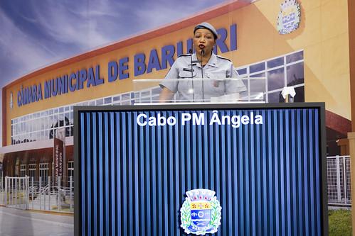 Câmara Municipal de Barueri homenageia policial por trabalho com estudantes na prevenção às drogas