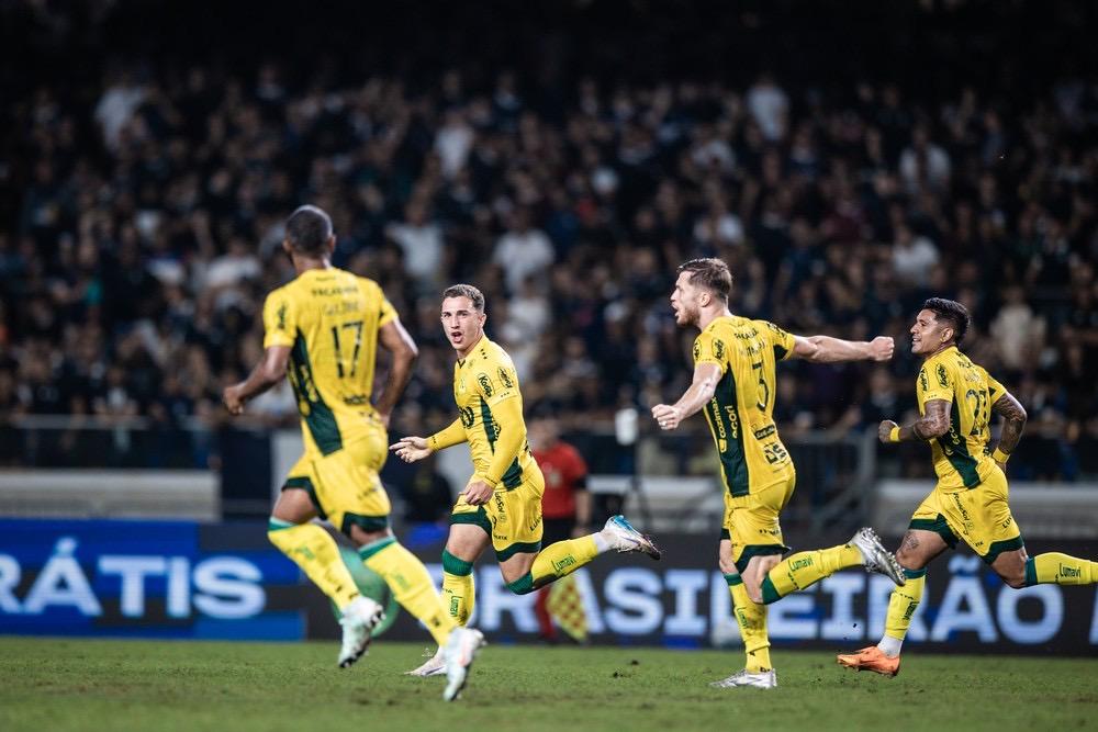 Quem será o 9 do Mirassol? Chegada de Tiquinho acirra disputa pela titularidade