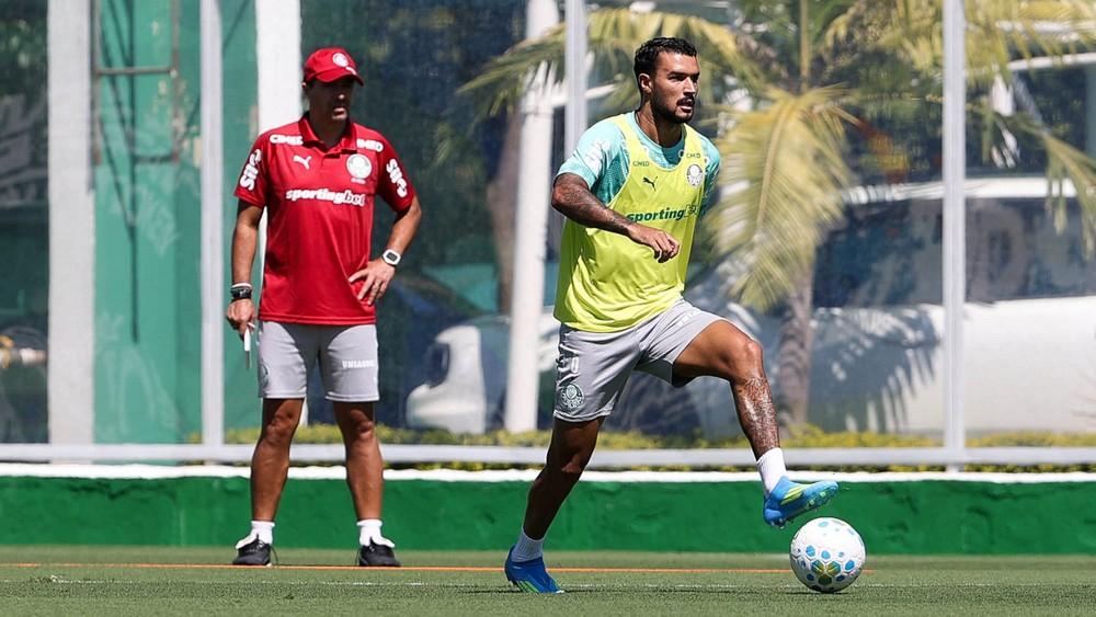 Abel Ferreira se reapresenta, e Piquerez inicia tratamento no Palmeiras após lesão