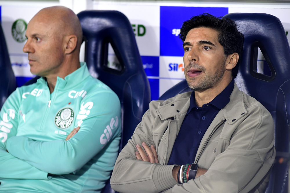 Abel vê Palmeiras melhor contra São Paulo e elogia Vitor Roque: 