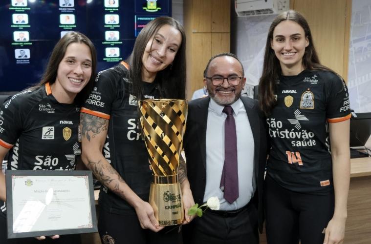 Câmara Municipal homenageia título do Vôlei Osasco na Copa Brasil