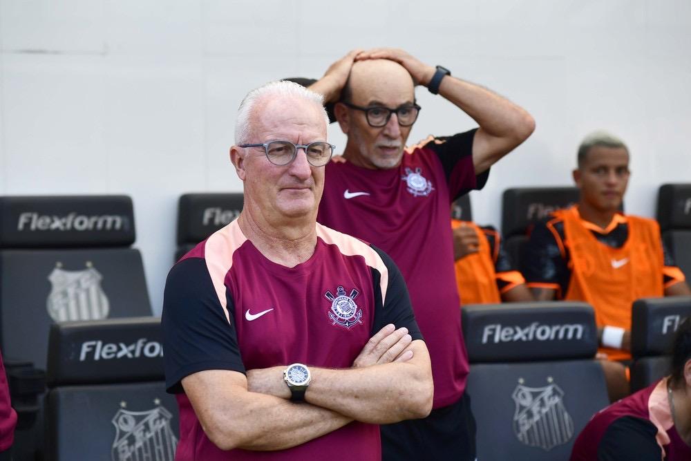 Dorival vê jogo controlado do Corinthians na Vila e minimiza pressão: 