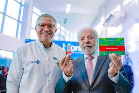 'Estamos falando de salvar vidas', diz Lula durante visita a indústria de biotecnologia