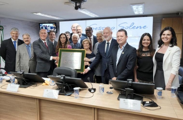 Fernando Zuppo recebe título de Cidadão Osasquense