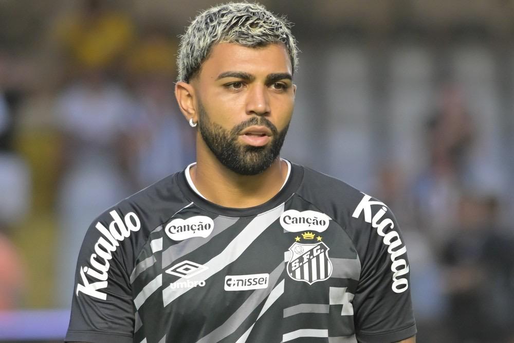 Gabigol, do Santos, passa por procedimento no púbis em Belo Horizonte