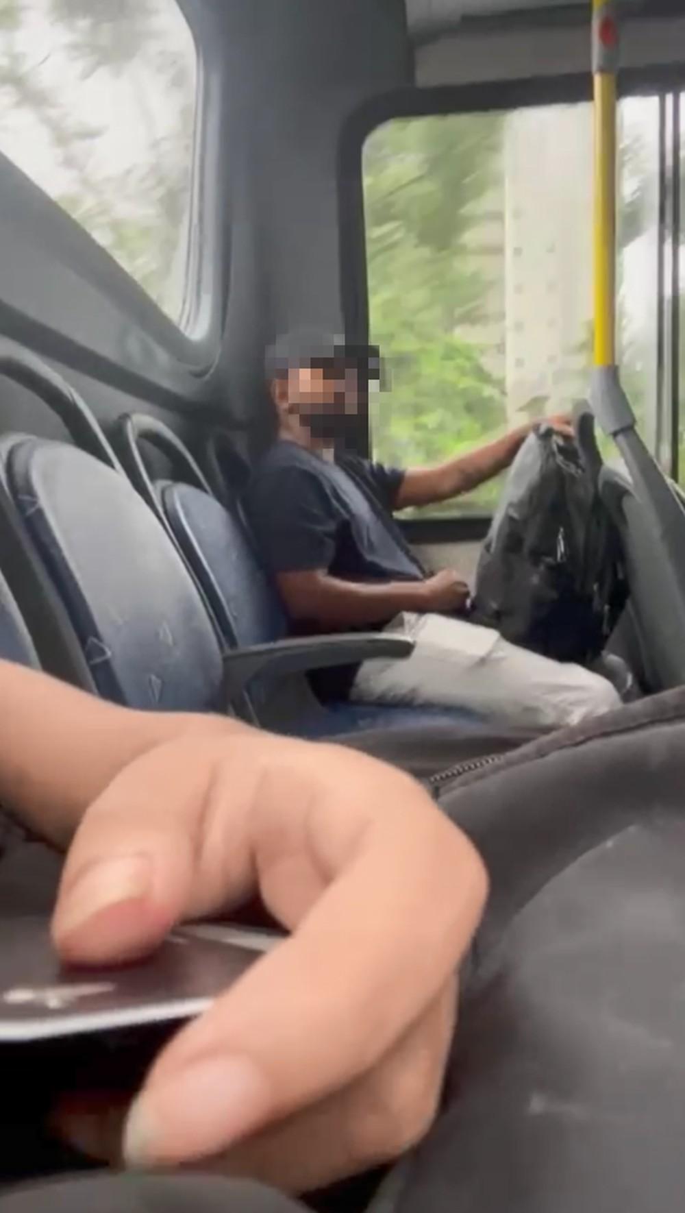 Jovem relata assédio sexual em ônibus na Zona Sul do Rio: 'Se masturbando e me olhando