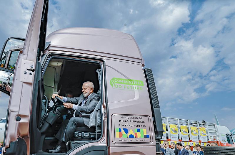 Lula assina novas regras para garantir pagamento de frete justo a caminhoneiros