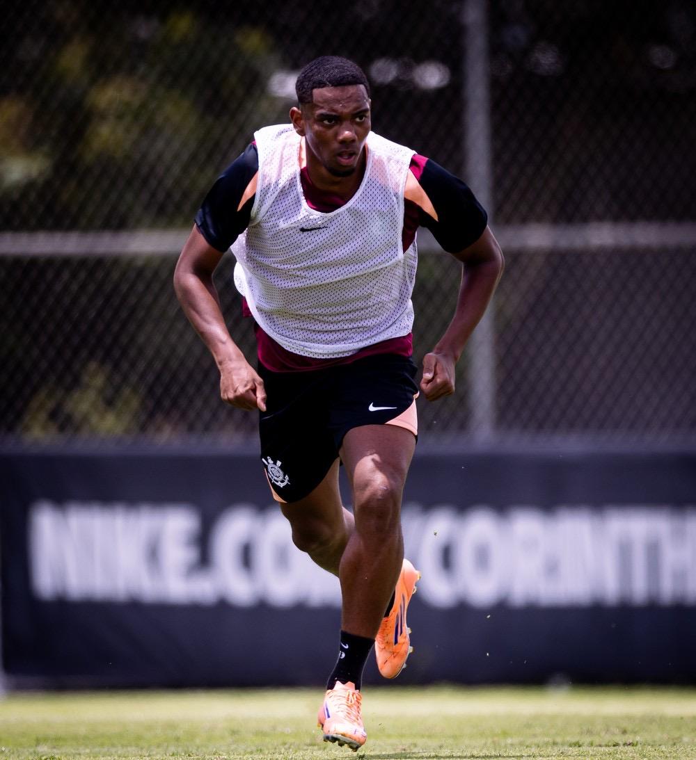Memphis elogia volante André, joia do Corinthians e alvo do Milan: 