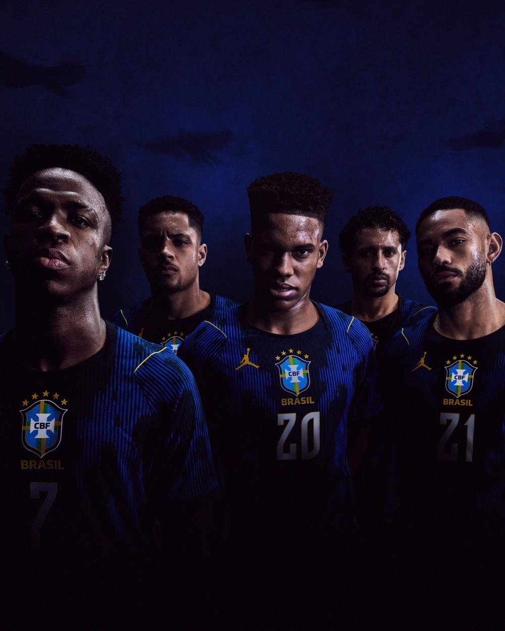 Nike lança camisa 2 da Seleção para Copa em parceria com marca de Michael Jordan; veja fotos