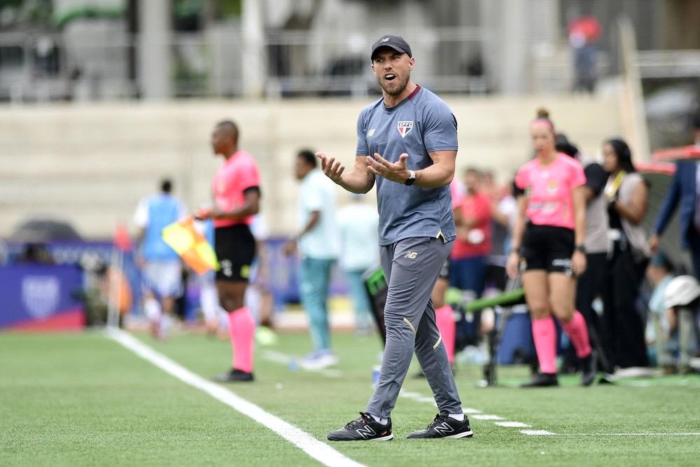 Técnico do sub-20, Allan Barcellos deixa o São Paulo após insatisfação com promessa não cumprida