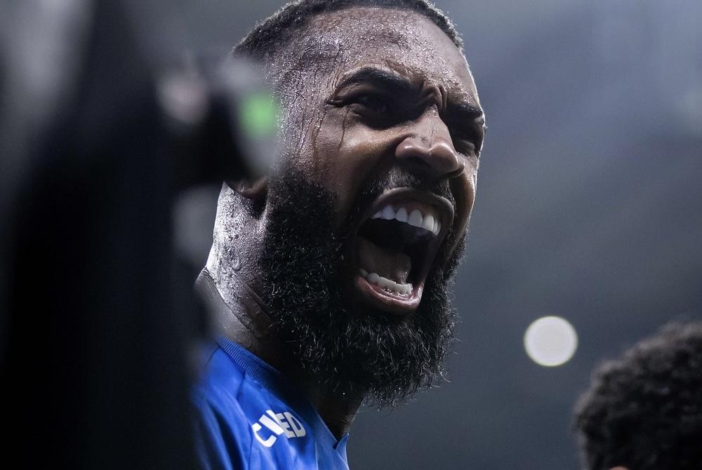 Ainda tem vaga? Gerson encara maratona no Cruzeiro em corrida contra o tempo pela Copa