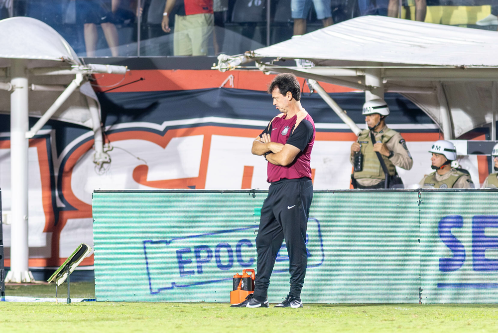 Análise: Corinthians faz pior jogo com Diniz e se complica ainda mais no Brasileirão