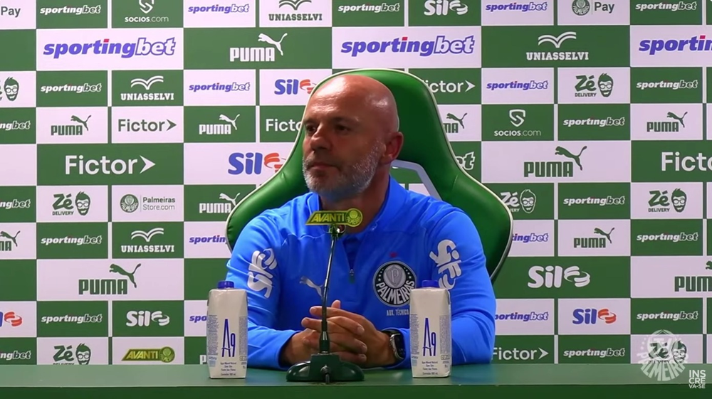 Auxiliar de Abel alerta sobre desgaste e valoriza vitória do Palmeiras: 