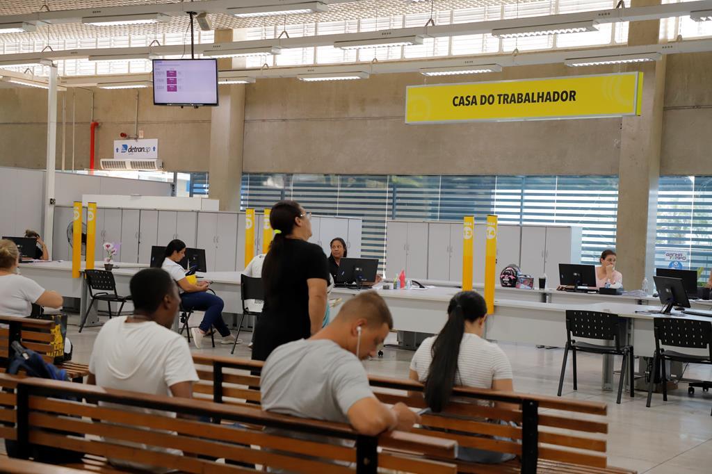 Barueri abre 15 vagas com salários de até R$ 7 mil nesta semana