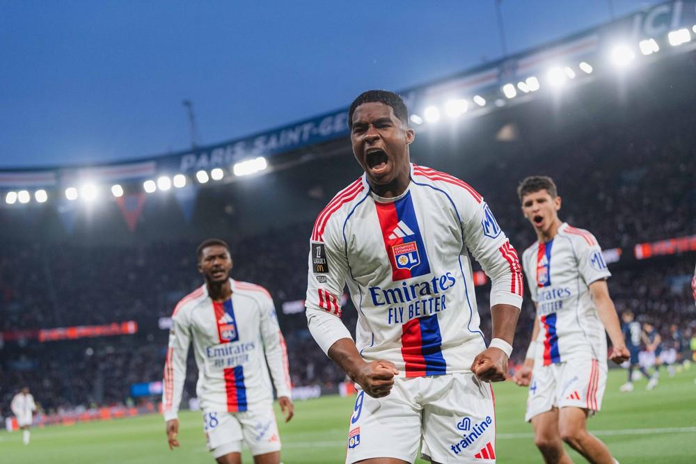 Chamado de rei após brilho contra o PSG, Endrick divide louros: 