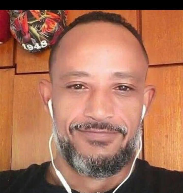 Corpo de homem é encontrado em carro estacionado em supermercado