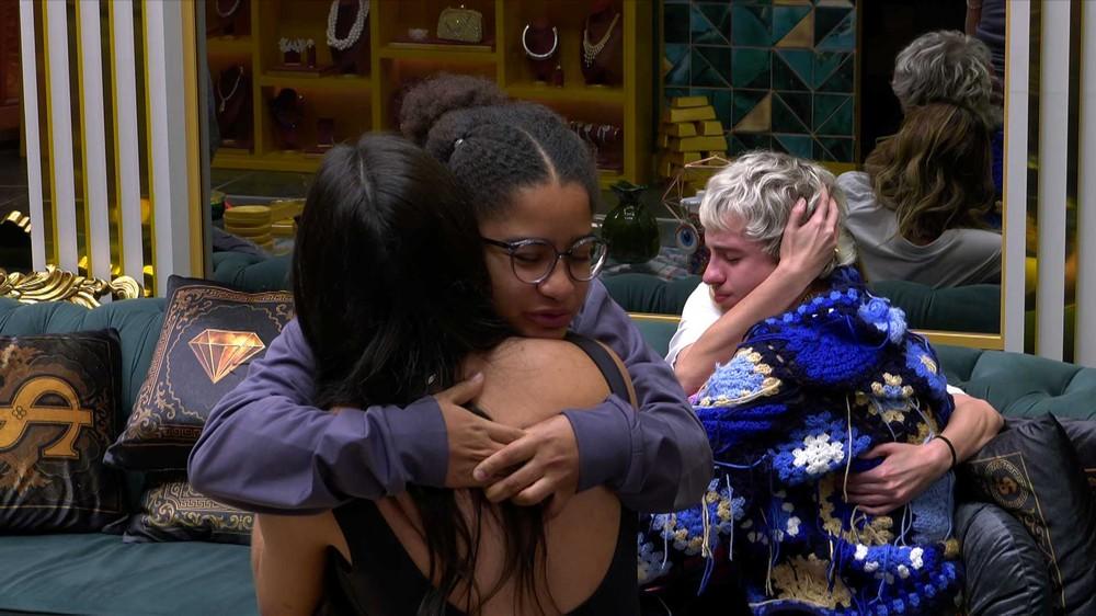 Eliminada, Jordana ganha abraço de Milena e recado emocionado de Ana Paula Renault