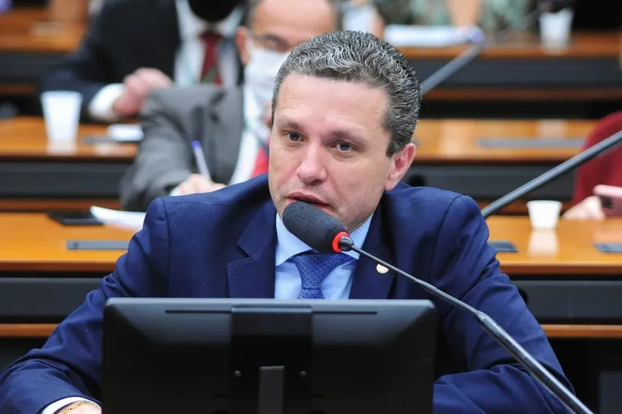 Federação União-PP tem confusão de comandos e perde deputados em SP