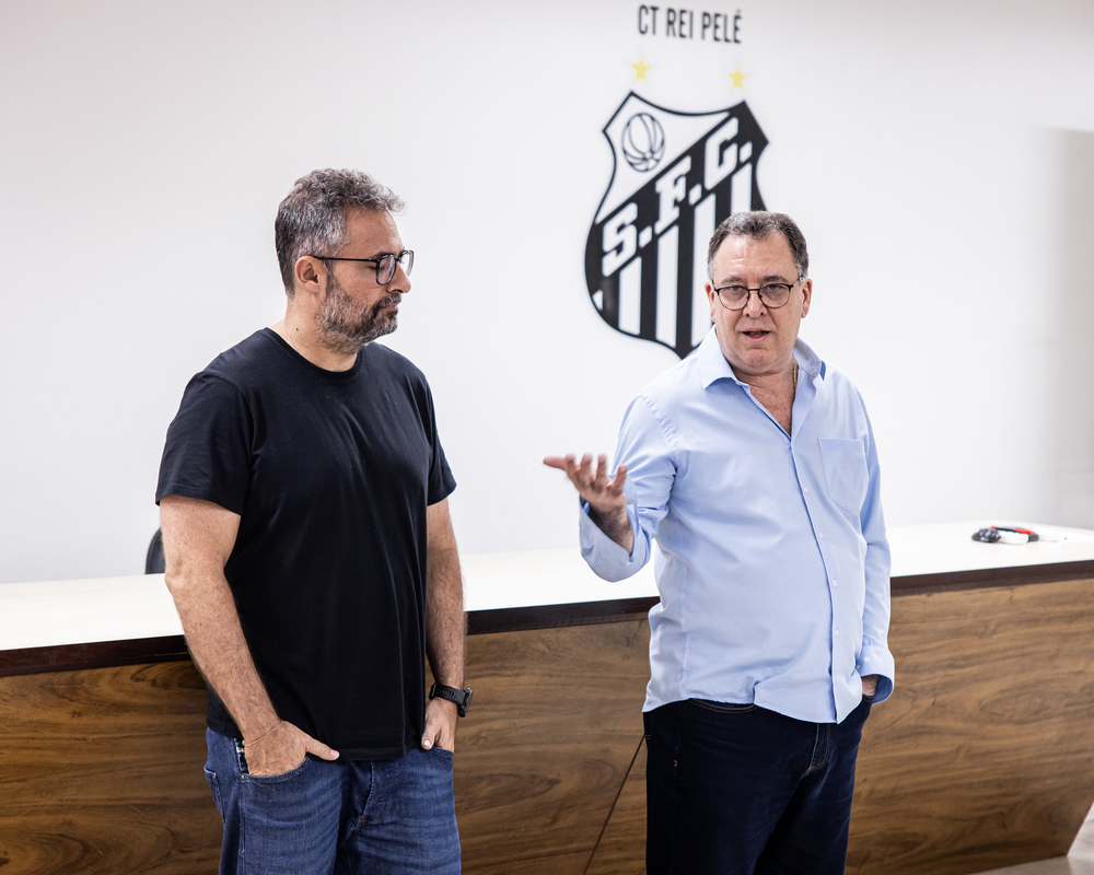 Jogadores do Santos fazem reunião e cobram a diretoria por atrasos em direitos de imagem