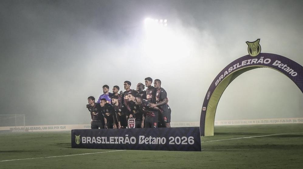 O jovem Lucca, com dores na região anterior da coxa direita, também fica em São Paulo.
