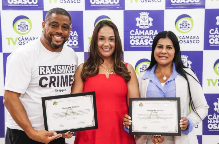 Passe livre para gestantes e atuação de gestor por igualdade racial recebem moções