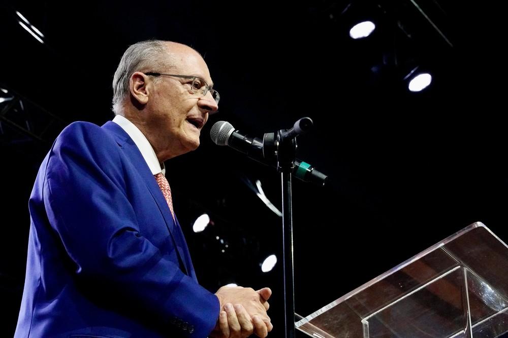 'Pesquisa é momento', diz Alckmin após Datafolha mostrar empate entre Lula e Flávio Bolsonaro
