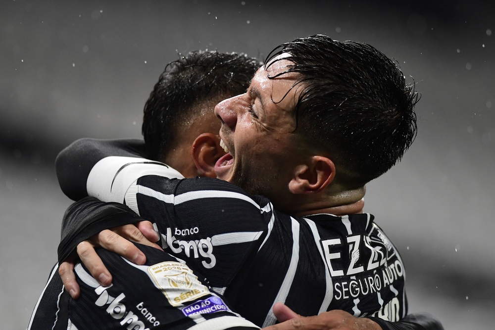 Análise: Corinthians mostra repertório, domina rival e dá sinais claros de evolução com Diniz