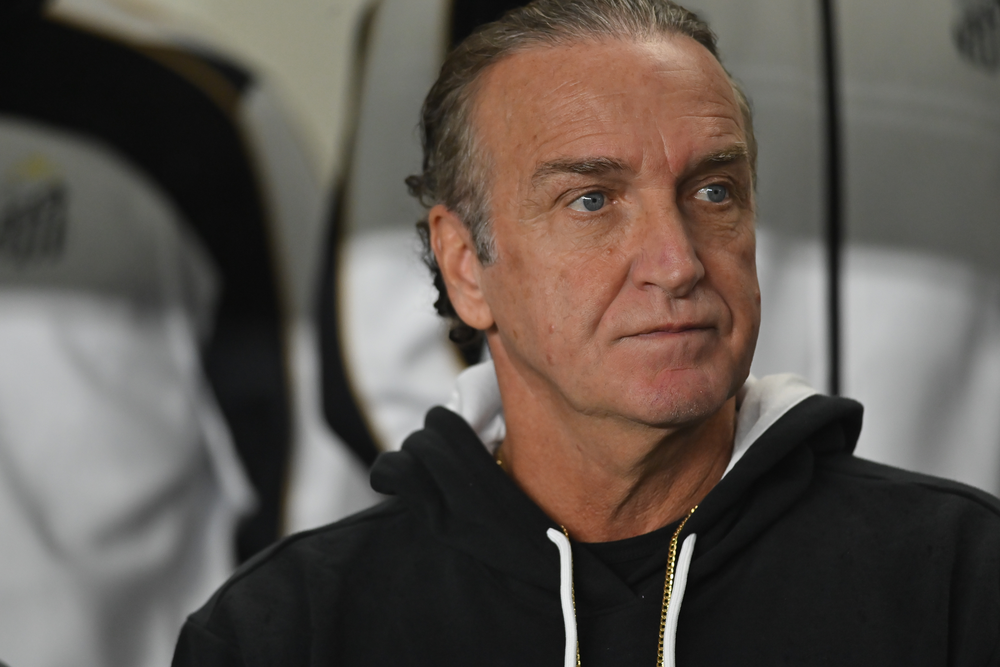 Após o apito final, tanto Anderson Barros, diretor de futebol, quanto o auxiliar João Martins reclamaram do gol anulado