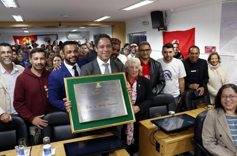 Câmara concede Título de Cidadão Osasquense ao deputado Orlando Silva