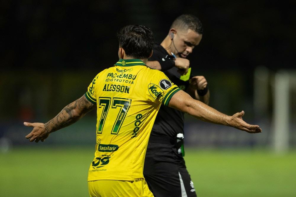 Destaque em vitória, Alesson desfalcará o Mirassol no próximo jogo da Libertadores