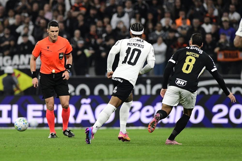 Diniz quer manter elenco do Corinthians e Memphis de volta após Copa: 