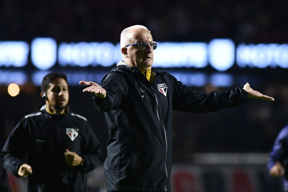 Dorival lamenta queda de produção do São Paulo e diz que 