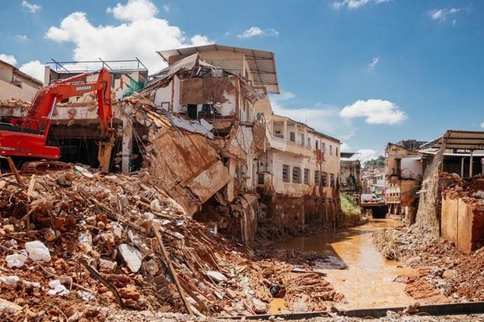 Lula destina mais R$ 75 milhões para pagar Auxílio Reconstrução na Zona da Mata de MG