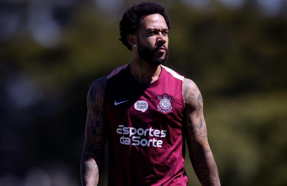 Memphis sente a panturrilha e tem retorno adiado no Corinthians