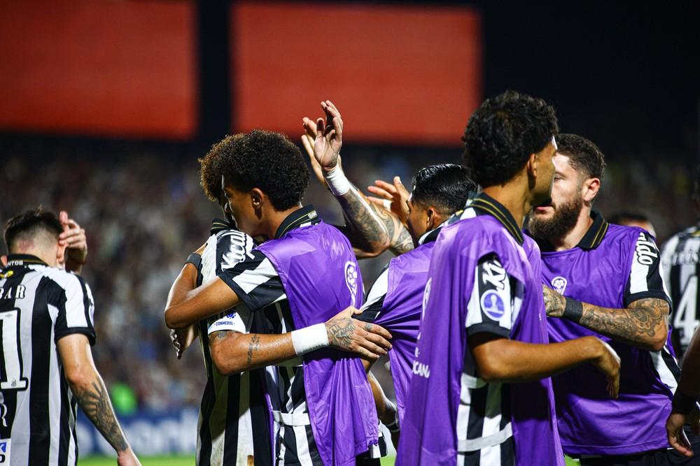 Neymar pede desculpas a Robinho Jr. por briga em treino do Santos: 
