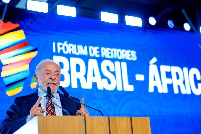 'O Brasil estará ao lado da África nessa caminhada', diz Lula no 1º Fórum de Reitores Brasil-África