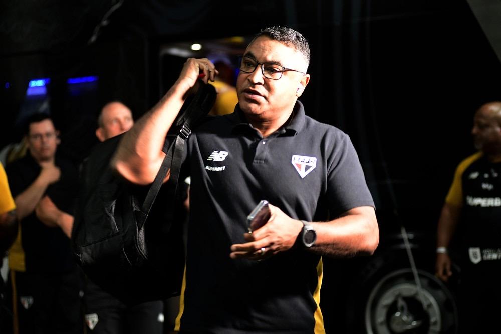 Problema no sistema de avião faz São Paulo adiar viagem ao Chile para jogo da Copa Sul-Americana