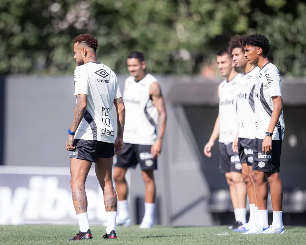 Robinho Jr. acusa Neymar de agressão e envia notificação ao Santos