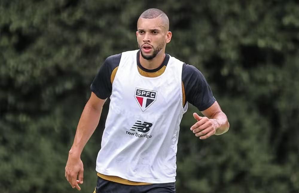 São Paulo rescinde o contrato com o zagueiro Dória