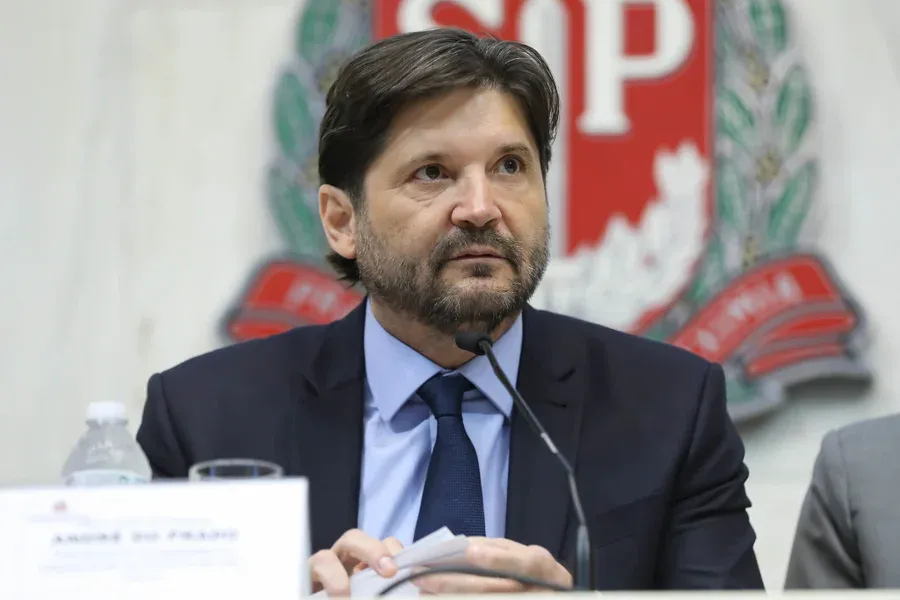 Tarcísio confirma André do Prado ao Senado e fecha chapa para eleições