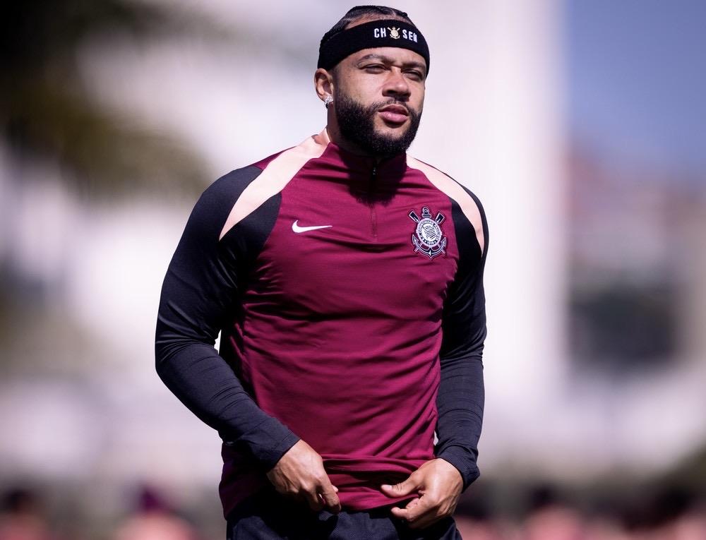 Treino do Corinthians: Memphis não trabalha com bola e deve seguir como desfalque