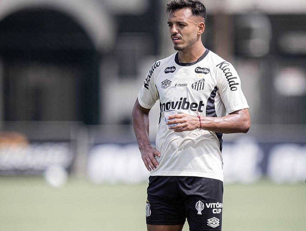 Treino do Santos: Gabriel Menino inicia transição para o campo; Rollheiser segue na academia