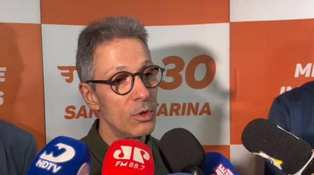 Zema chama relação de Flávio Bolsonaro com Vorcaro de traição: 'Ninguém do Novo foi avisado'